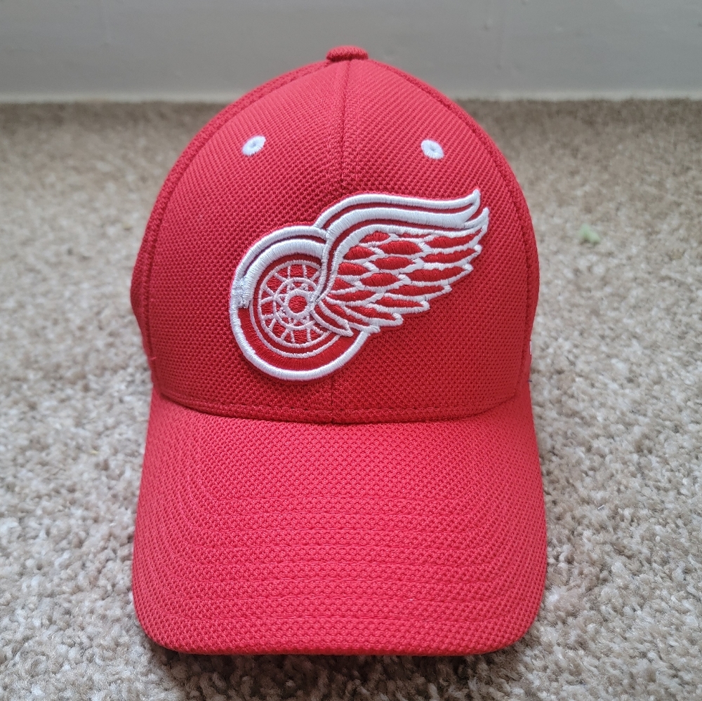 NHL Detroit Red Wings Reebok Fitmax 70 Hat Cap Red S/M